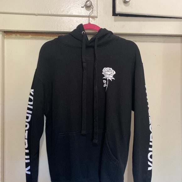 Yours Truly Streetwear - Picture 2 of 2